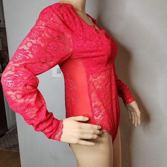 NWT H&M Red Lace Long Sleeve Sheer Bodysuit Size Large - Picture 11 of 16